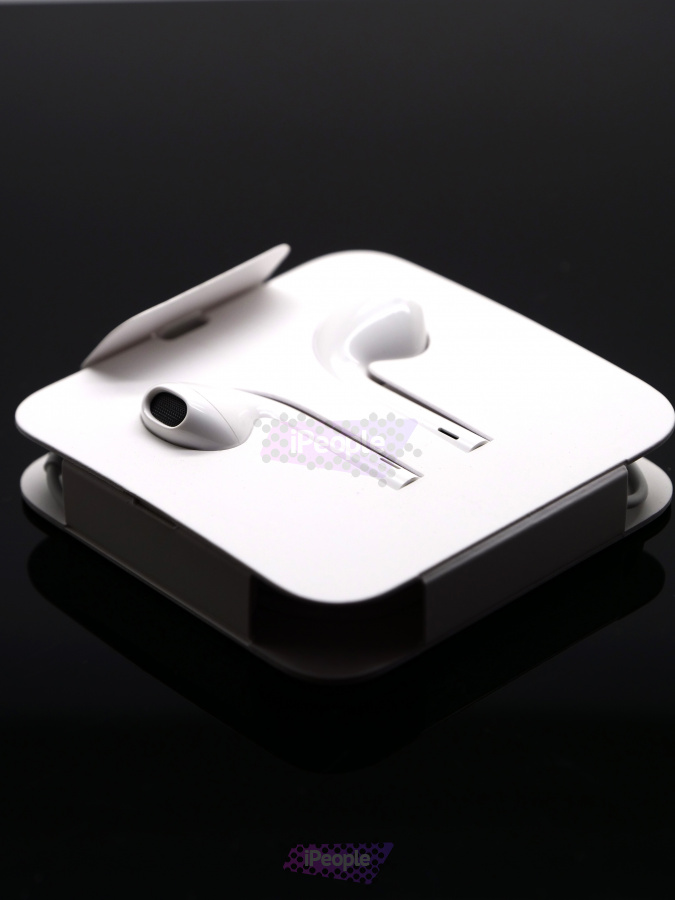 Фото Купить Оригинальные наушники Apple EarPods Lightning из комплекта iPhone по низкой цене в Москве