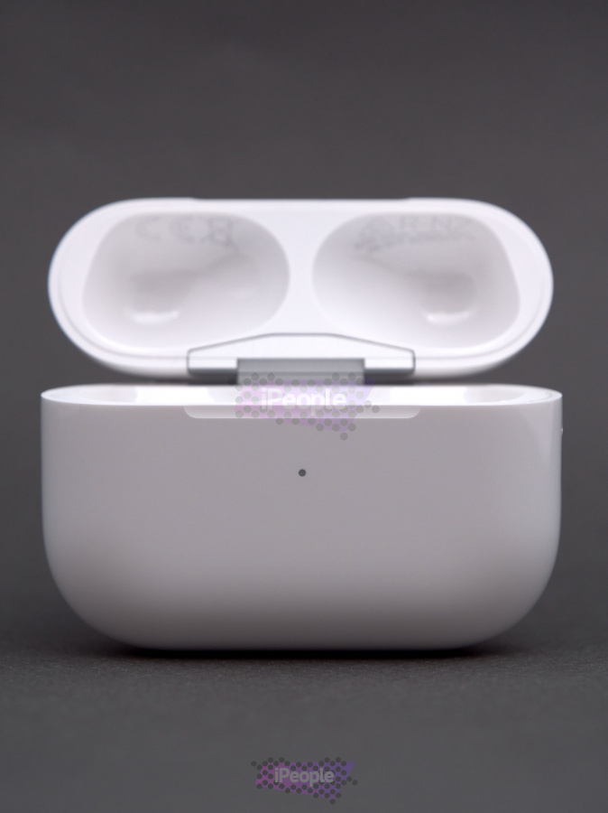 Фото Купить Футляр от Apple AirPods Pro (2-го поколения) 2022 по низкой цене в Москве